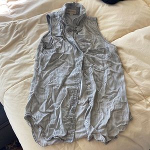 High low sleeveless blouse